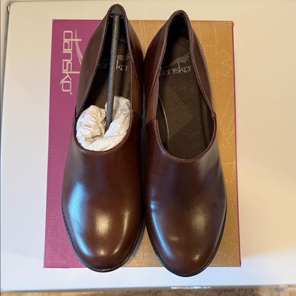 Dansko Baylee Pump Brown Leather pump wedges